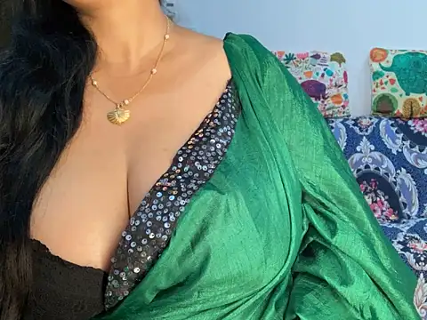 Aishwarya 101  online show from October 18, 2025, 5:46 pm