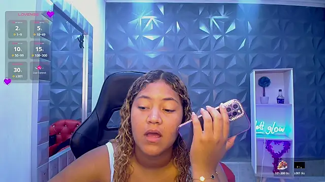 Cristal War online show from April 7, 2026, 10:53 pm