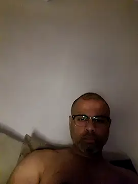Snapshot of desi_black_cock chatting on December 3, 2024, 8:27 am desi black cock online show from December 3, 2024, 8:27 am