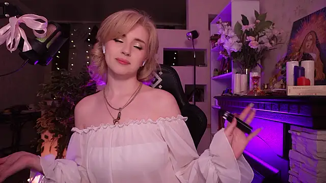 Chriss Fox online show from March 18, 2026, 5:27 pm