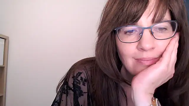 Ella Next Door online show from December 21, 2025, 9:44 pm