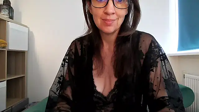 Snapshot of Ella_Next_Door chatting on July 12, 2026, 6:48 am Ella Next Door online show from July 12, 2026, 6:48 am