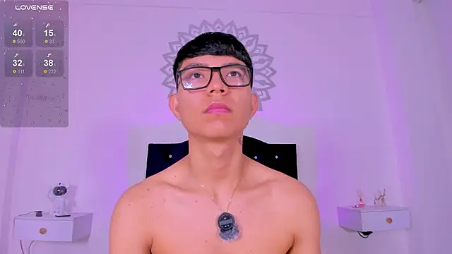 CodyTwink online show from March 28, 2026, 1:33 pm