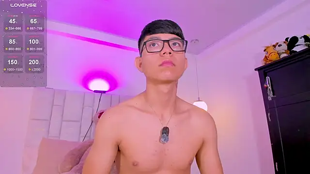 CodyTwink online show from April 15, 2026, 1:29 pm