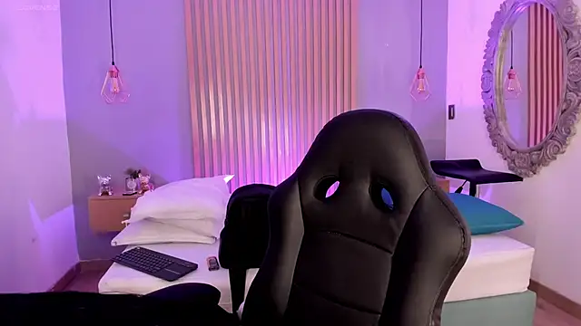 Harmonybabe  online show from February 19, 2025, 8:20 pm