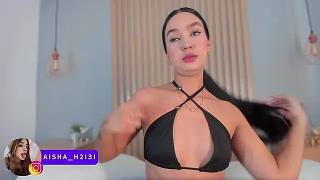 aisha h  online show from October 9, 2025, 8:18 pm