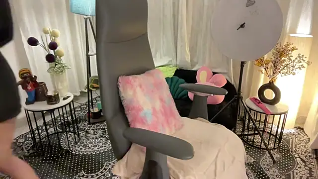 Unique-Beauty online show from March 22, 2025, 2:47 pm