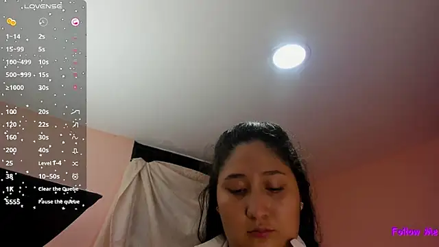 cherrycurvyyy online show from December 17, 2025, 7:09 pm