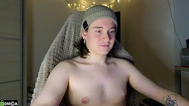 Snapshot of MoreRealAlex chatting on February 8, 2026, 12:25 am MoreRealAlex online show from February 8, 2026, 12:25 am