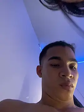 Snapshot of Boypolla11 chatting on November 9, 2025, 10:08 pm Boypolla11 online show from November 9, 2025, 10:08 pm