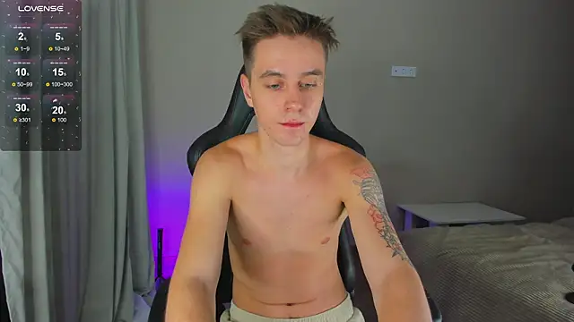 TaisonBrownX online show from February 13, 2025, 7:21 pm