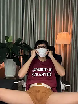 Snapshot of MinhTuanLive chatting on February 18, 2026, 8:10 am MinhTuanLive online show from February 18, 2026, 8:10 am