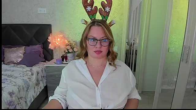 TwinklingStar  online show from December 25, 2024, 7:13 pm