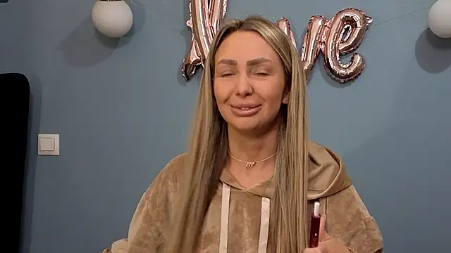 AnnaMaee online show from February 25, 2025, 10:18 pm