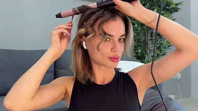 Snapshot of JodyBlow chatting on October 3, 2025, 10:01 am JodyBlow online show from October 3, 2025, 10:01 am