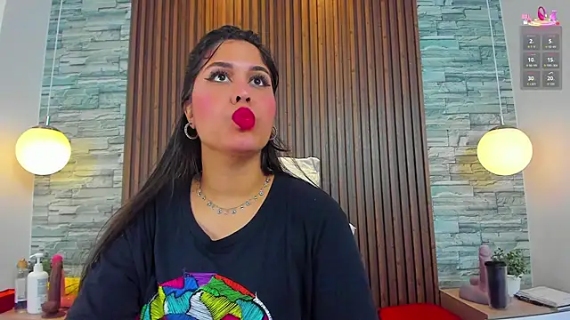 alannavidal online show from November 5, 2025, 3:06 am