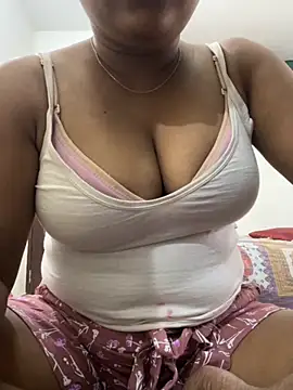 Snapshot of Nancy-22 chatting on October 31, 2025, 10:27 am Nancy-22 online show from October 31, 2025, 10:27 am