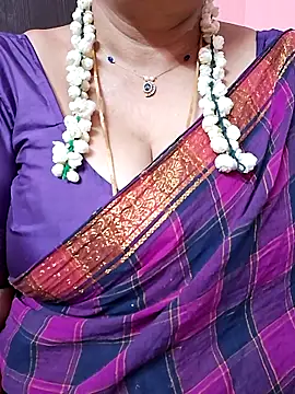 ananya956 online show from May 7, 2026, 10:37 pm