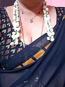ananya956 online show from May 8, 2026, 2:11 pm