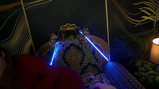 MagicPeachh  online show from January 14, 2025, 4:18 pm