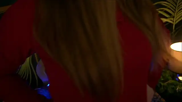 MagicPeachh  online show from January 14, 2025, 7:21 pm