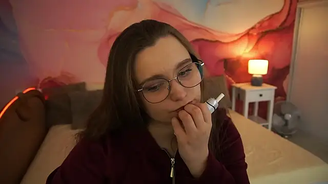 MagicPeachh  online show from October 8, 2025, 12:47 pm