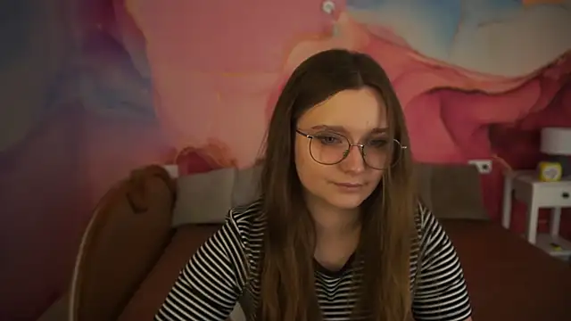 MagicPeachh  online show from October 16, 2025, 8:59 am