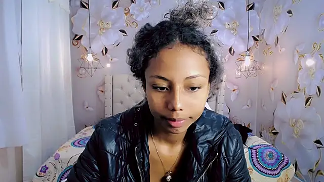 jasmin brunette  online show from December 12, 2024, 12:01 pm