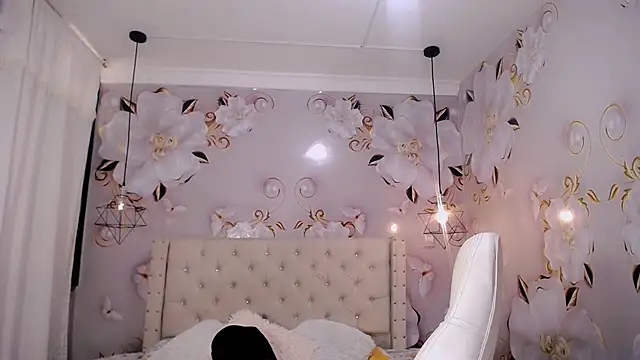 jasmin brunette  online show from January 13, 2025, 5:44 pm