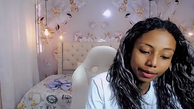 jasmin brunette  online show from February 13, 2025, 3:03 pm