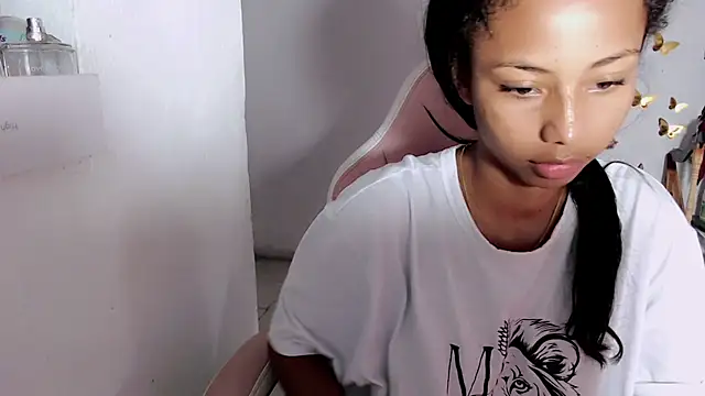 jasmin brunette  online show from September 29, 2025, 12:21 pm