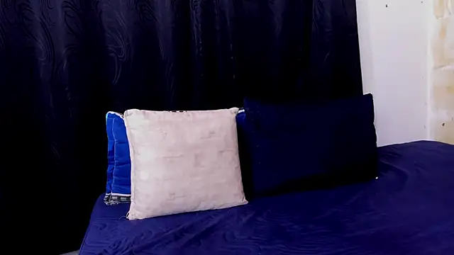 Lauren Hills069 online show from October 5, 2025, 11:57 pm