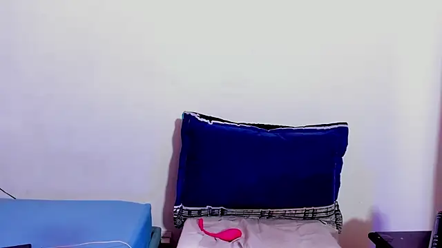 Lauren Hills069 online show from December 20, 2025, 10:06 pm