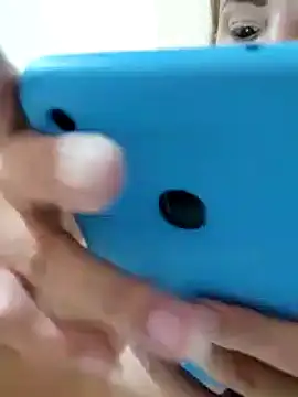 BrendaBittencourt online show from February 25, 2025, 2:44 pm