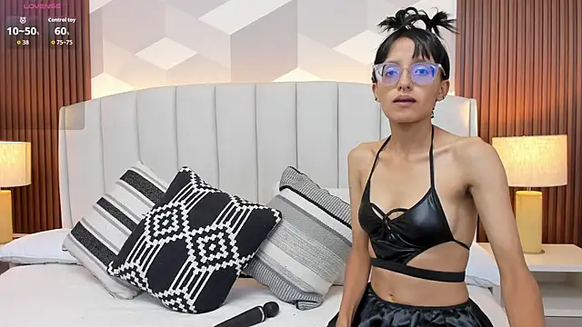 Snapshot of Marge_lasander chatting on September 19, 2025, 1:40 am Marge lasander online show from September 19, 2025, 1:40 am