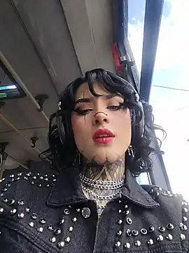 taaylor33 online show from April 11, 2026, 9:19 pm