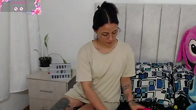 anny roberts online show from October 18, 2025, 11:11 am