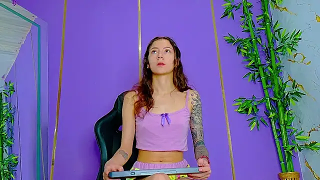 scarlet-jonesx online show from October 9, 2025, 12:08 am