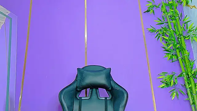 scarlet-jonesx online show from October 17, 2025, 3:36 pm