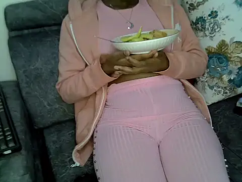 Hot-zeenah online show from January 7, 2025, 1:06 am