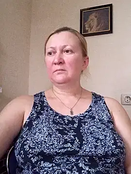 blondyaguar online show from December 6, 2024, 1:11 pm