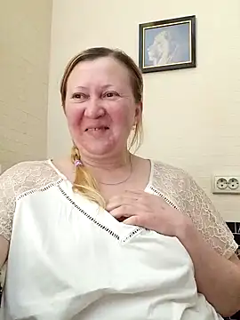 blondyaguar online show from February 20, 2025, 5:07 pm