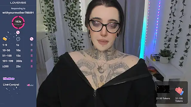 Snapshot of Dixi_Pixi_ chatting on May 15, 2026, 5:36 am Dixi Pixi online show from May 15, 2026, 5:36 am