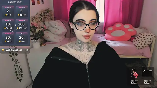 Snapshot of Dixi_Pixi_ chatting on July 24, 2026, 5:49 am Dixi Pixi online show from July 24, 2026, 5:49 am