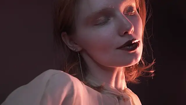 ginger hugs online show from October 27, 2025, 10:14 pm