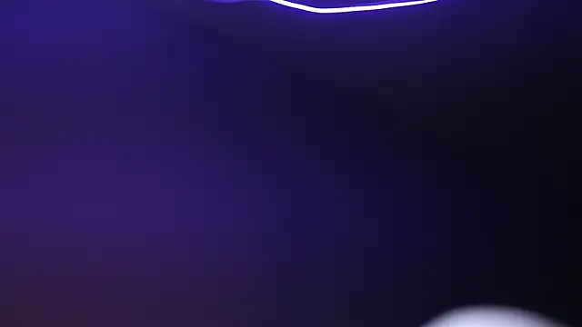 ginger hugs online show from November 4, 2025, 10:09 pm