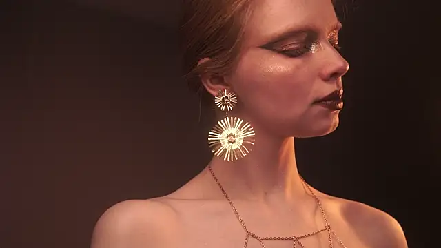 ginger hugs online show from January 14, 2026, 10:03 pm