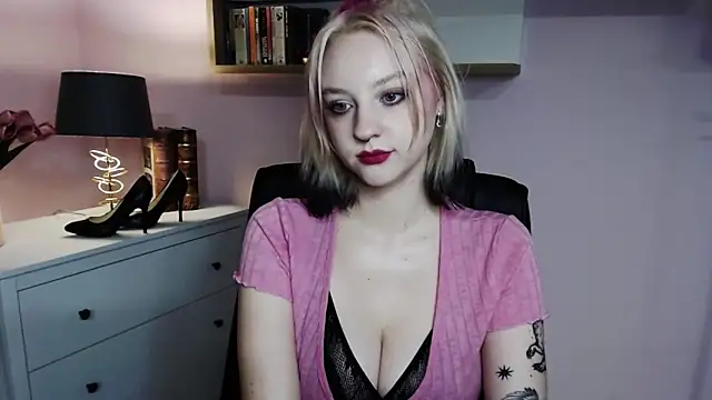 MadelineLust online show from December 5, 2024, 6:44 pm