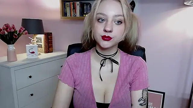 MadelineLust online show from December 28, 2024, 7:44 am