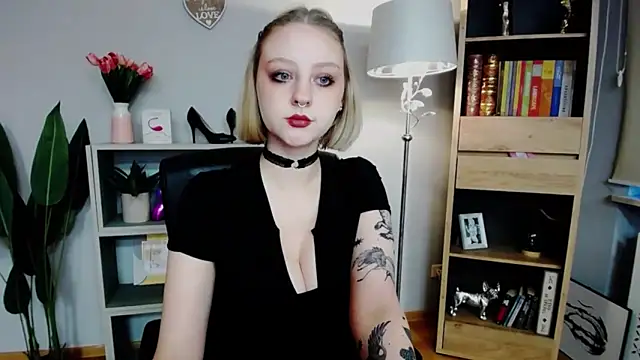 MadelineLust online show from November 2, 2025, 2:41 pm